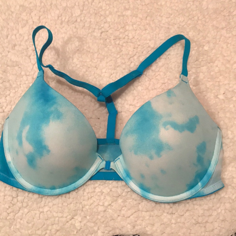 Victoria’s Secret pink bra